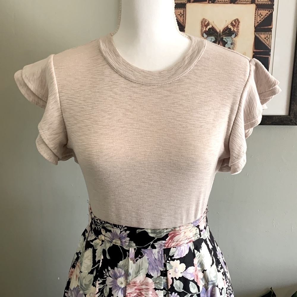 🔴 SOLD🔴 ANTHROPOLOGIE Deletta January Flutter Sleeve Top